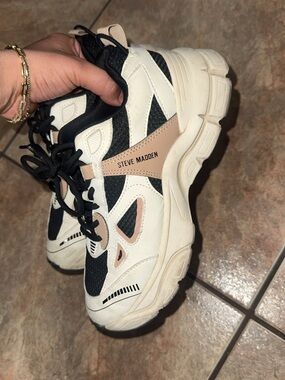 Steve Madden Black, White & Blush Chunky Platform Sneaker